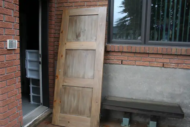 Porte d'intérieur bois plein (32'' x 80'' x 1 1\4'') Livraison p - Photo 2