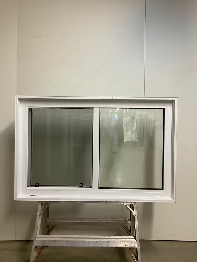 10724CP Fenêtre Coulissante PVC Blanc 2 sect 1 ouvr 48 x 31 1/4