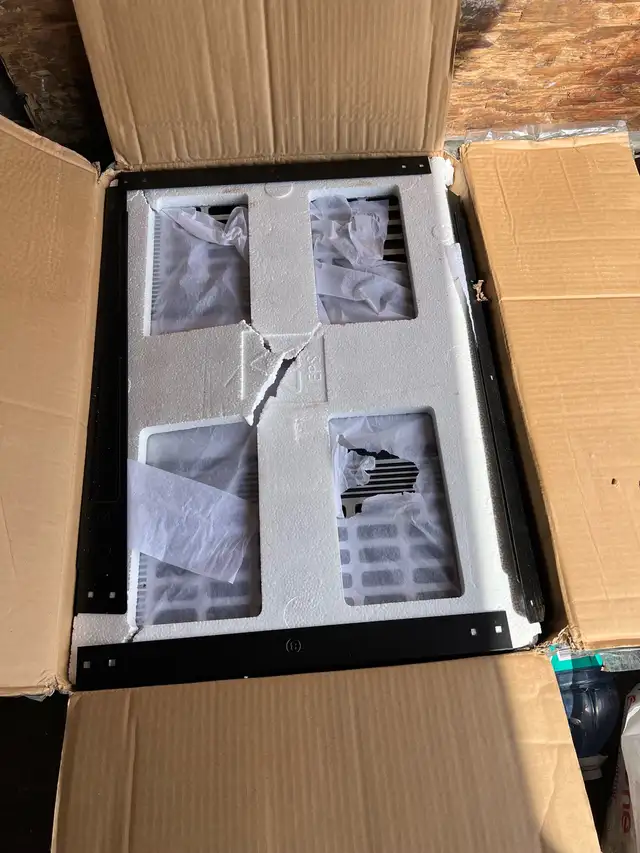 MASTERCRAFT TABLE SAW 10', NEVER USED $100.00 - Photo 2