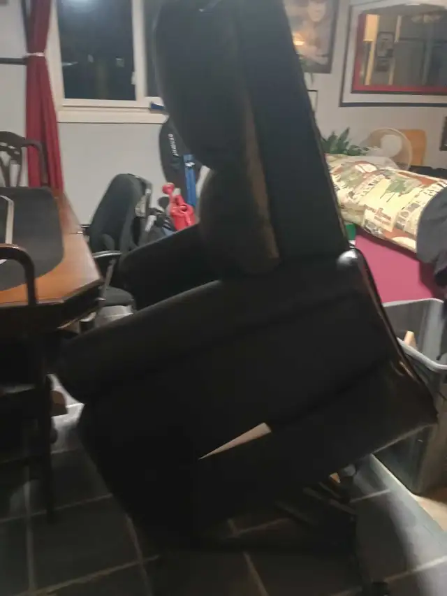 Eclipse Automatic Ejector Chair/Recliner - Photo 2