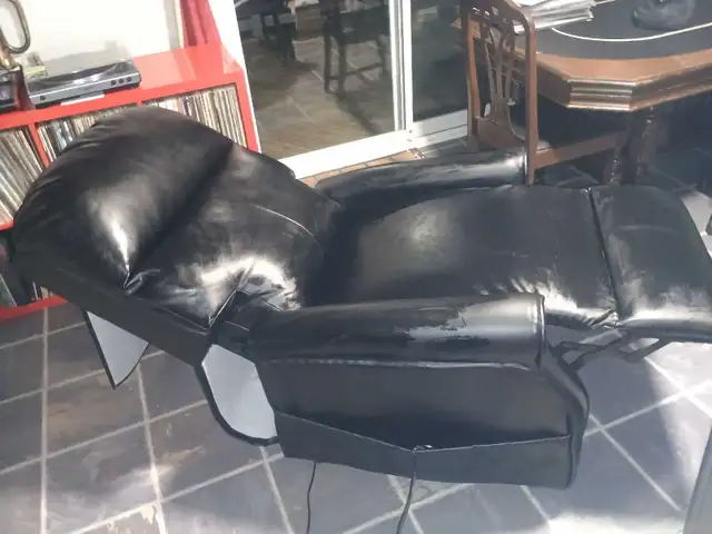 Eclipse Automatic Ejector Chair/Recliner - Photo 4