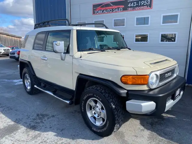 2008 Toyota FJ Cruiser C Package - Photo 2