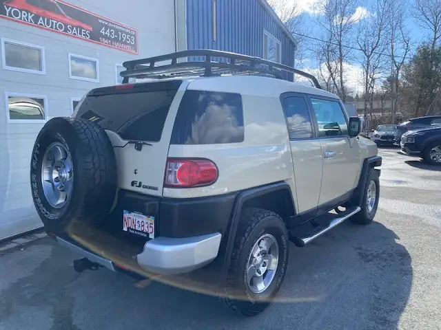 2008 Toyota FJ Cruiser C Package - Photo 4