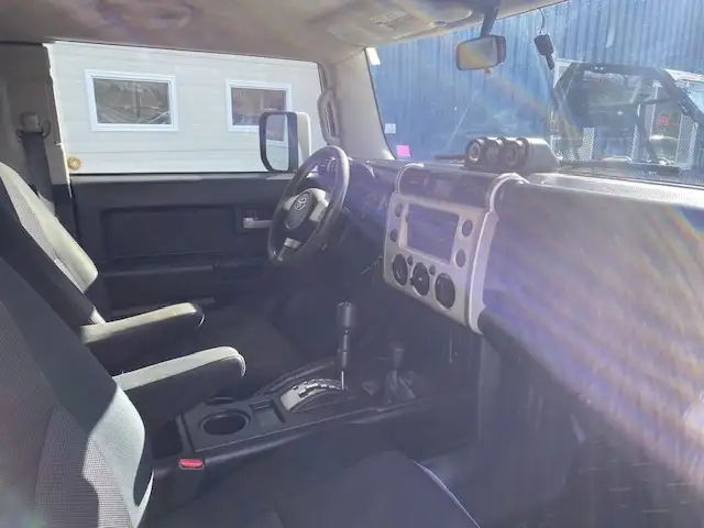 2008 Toyota FJ Cruiser C Package - Photo 8