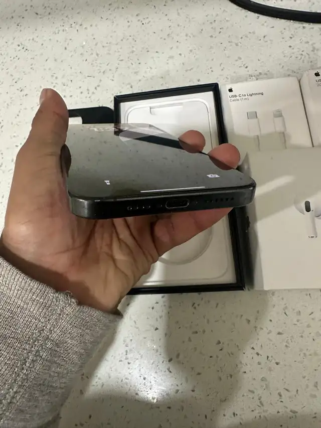 iPhone 15 pro max 256 gb New Display Airpods Pkg/Delivery - Photo 7