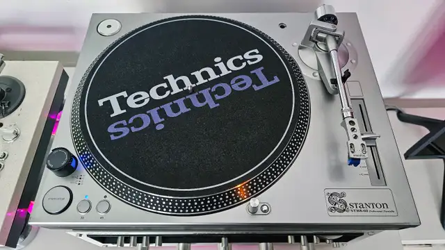 Stanton STR-60 Turntable