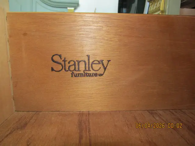 REAL WOOD BEDROOM FURNITURE FOR SALE - Photo 5