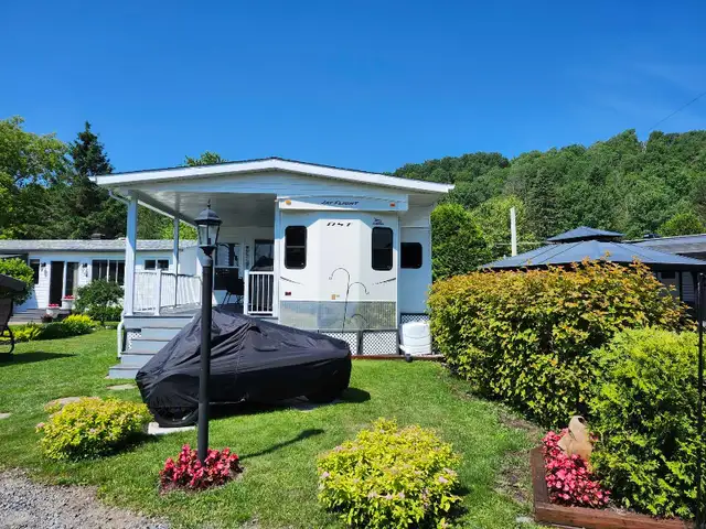 Chalet roulotte de parc Lac Simon. Copropriété bord du lac.