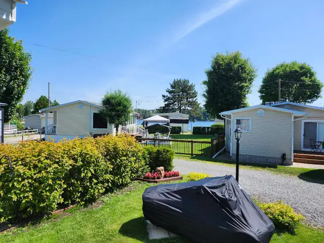 Chalet roulotte de parc Lac Simon. Copropriété bord du lac. - Photo 2