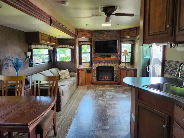 Chalet roulotte de parc Lac Simon. Copropriété bord du lac. - Photo 8