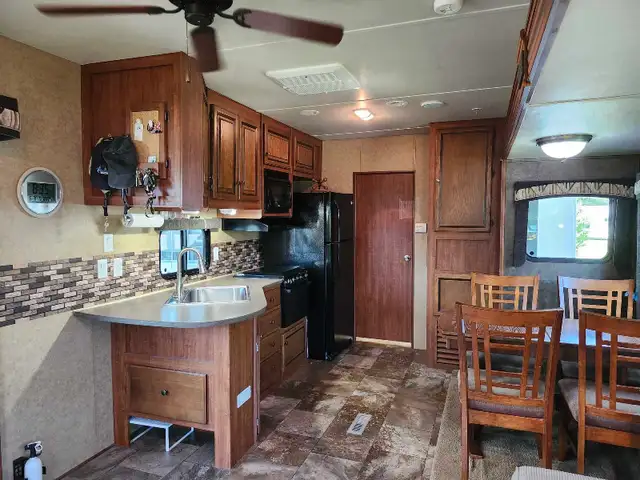 Chalet roulotte de parc Lac Simon. Copropriété bord du lac. - Photo 9