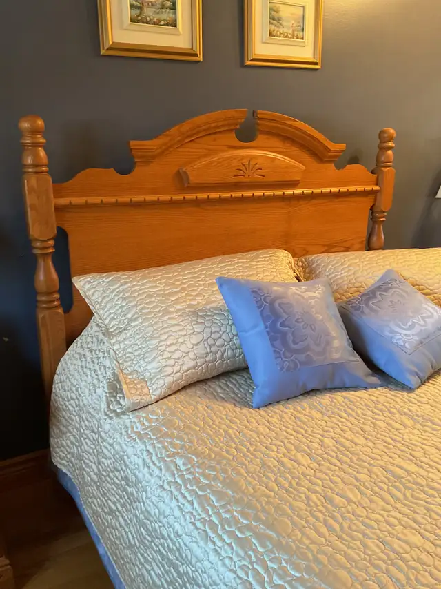OAK BEDROOM SET