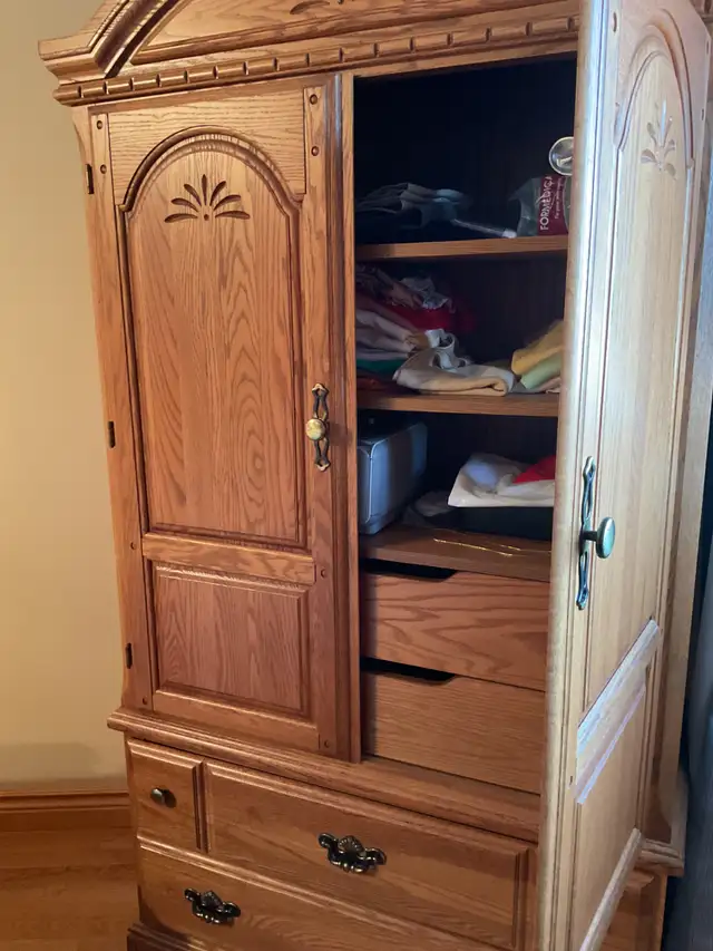 OAK BEDROOM SET - Photo 5