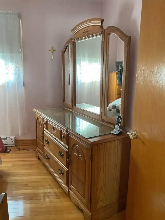 OAK BEDROOM SET - Photo 7