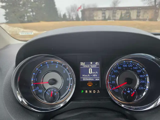 2015 Chrysler Town and Country - Photo 8