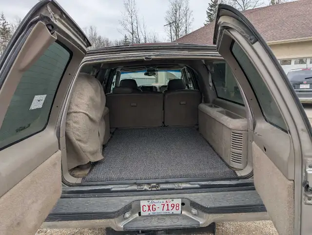 1999 Chevrolet K1500 Suburban - Photo 5