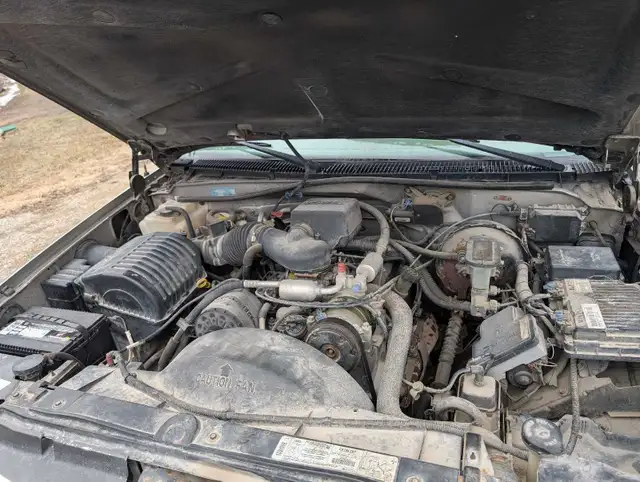 1999 Chevrolet K1500 Suburban - Photo 9