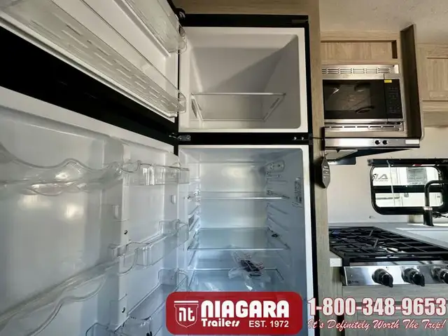 2026 COACHMEN CATALINA SUMMIT SERIES 8 261BH Travel Trailer - Photo 16