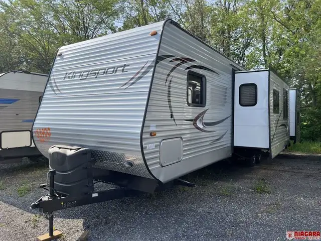 2013 GULFSTREAM KINGSPORT 32TBHT Travel Trailer - Photo 2