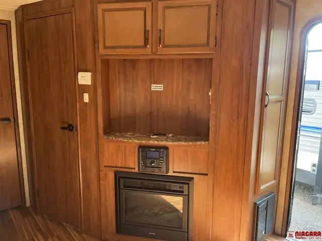 2013 GULFSTREAM KINGSPORT 32TBHT Travel Trailer - Photo 16