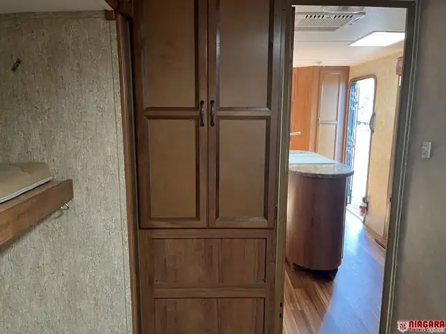 2013 GULFSTREAM KINGSPORT 32TBHT Travel Trailer - Photo 20