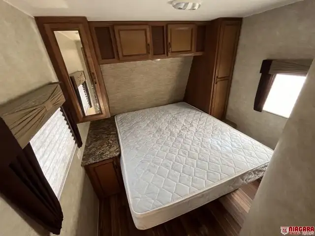 2013 GULFSTREAM KINGSPORT 32TBHT Travel Trailer - Photo 21