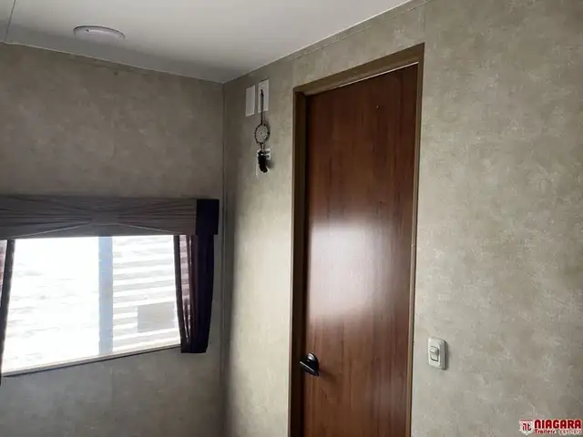 2013 GULFSTREAM KINGSPORT 32TBHT Travel Trailer - Photo 22