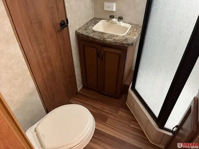 2013 GULFSTREAM KINGSPORT 32TBHT Travel Trailer - Photo 25