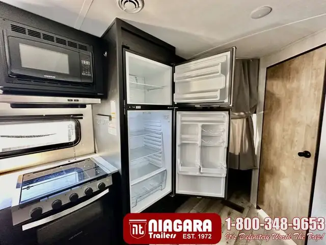 2022 KEYSTONE SPRINGDALE 295BH Travel Trailer - Photo 14