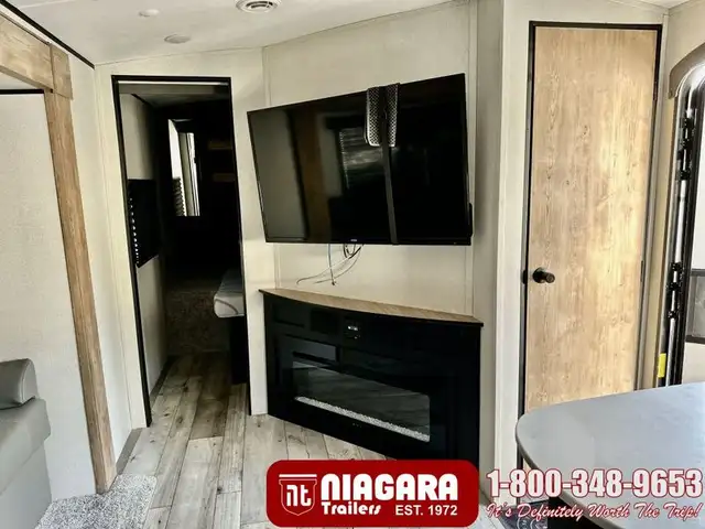 2022 KEYSTONE SPRINGDALE 295BH Travel Trailer - Photo 20