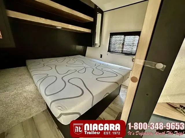 2022 KEYSTONE SPRINGDALE 295BH Travel Trailer - Photo 24