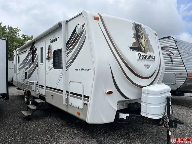 2009 FLEETWOOD PROWLER 2702BS Travel Trailer