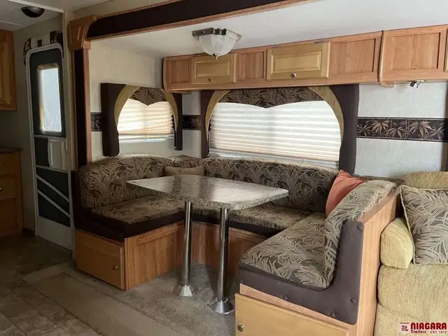 2009 FLEETWOOD PROWLER 2702BS Travel Trailer - Photo 16
