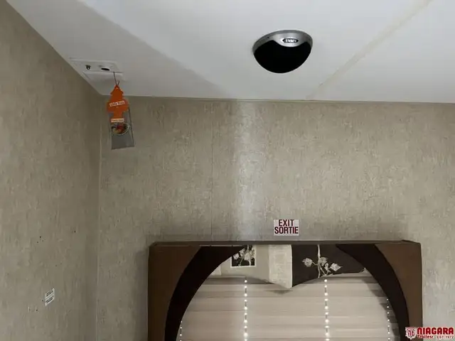 2009 FLEETWOOD PROWLER 2702BS Travel Trailer - Photo 23