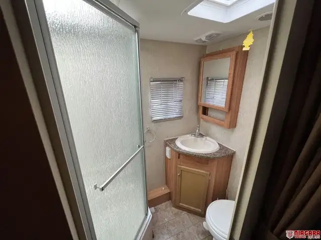 2009 FLEETWOOD PROWLER 2702BS Travel Trailer - Photo 24