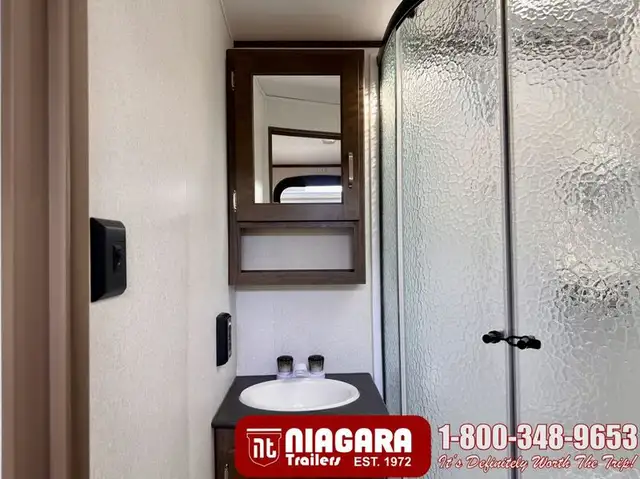 2020 KEYSTONE PASSPORT GT 2521RL Travel Trailer - Photo 20