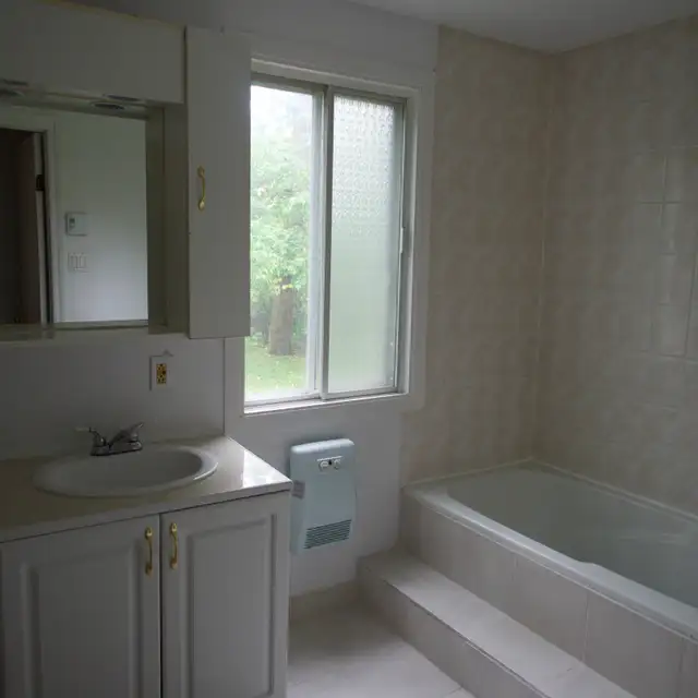 5 ½ Ground floor (detached triplex) with parking - Ahuntsic - Photo 5