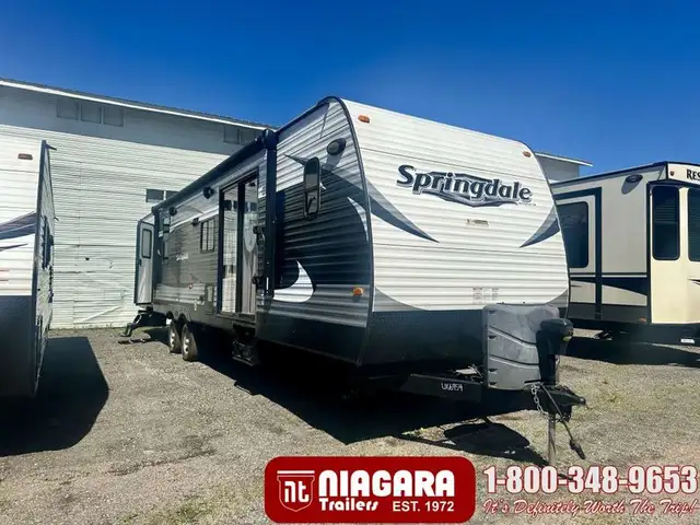 2015 KEYSTONE SPRINGDALE 38FL Park Model