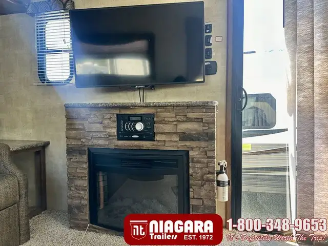 2015 KEYSTONE SPRINGDALE 38FL Park Model - Photo 9