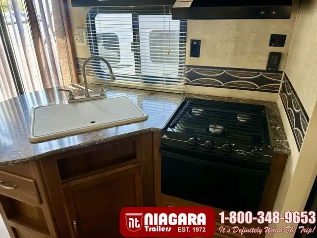 2015 KEYSTONE SPRINGDALE 38FL Park Model - Photo 13