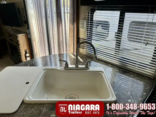 2015 KEYSTONE SPRINGDALE 38FL Park Model - Photo 16