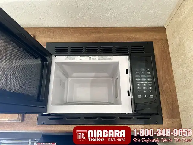 2015 KEYSTONE SPRINGDALE 38FL Park Model - Photo 18