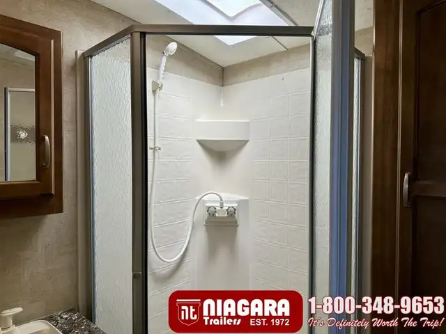 2015 KEYSTONE SPRINGDALE 38FL Park Model - Photo 20