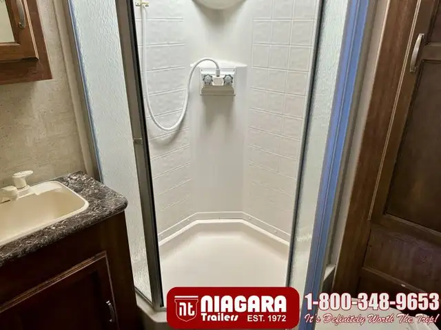 2015 KEYSTONE SPRINGDALE 38FL Park Model - Photo 21