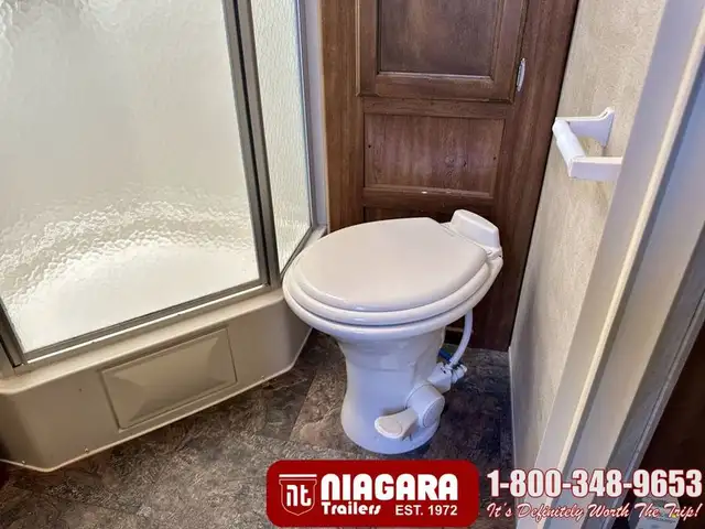 2015 KEYSTONE SPRINGDALE 38FL Park Model - Photo 22