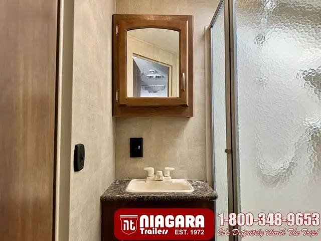 2015 KEYSTONE SPRINGDALE 38FL Park Model - Photo 23