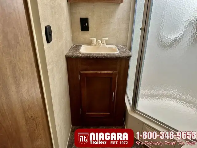 2015 KEYSTONE SPRINGDALE 38FL Park Model - Photo 24