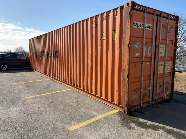 4 Shipping Containers - Photo 2