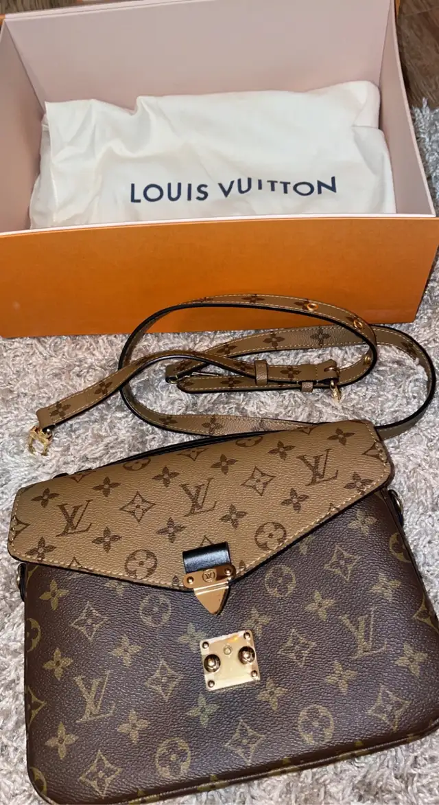 NEW LOUIS VUITTON POCHETTE MÉTIS MONOGRAM REVERSE