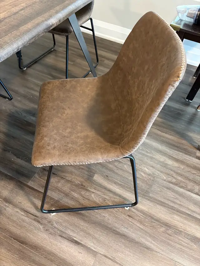 dining table and chairs - Photo 2